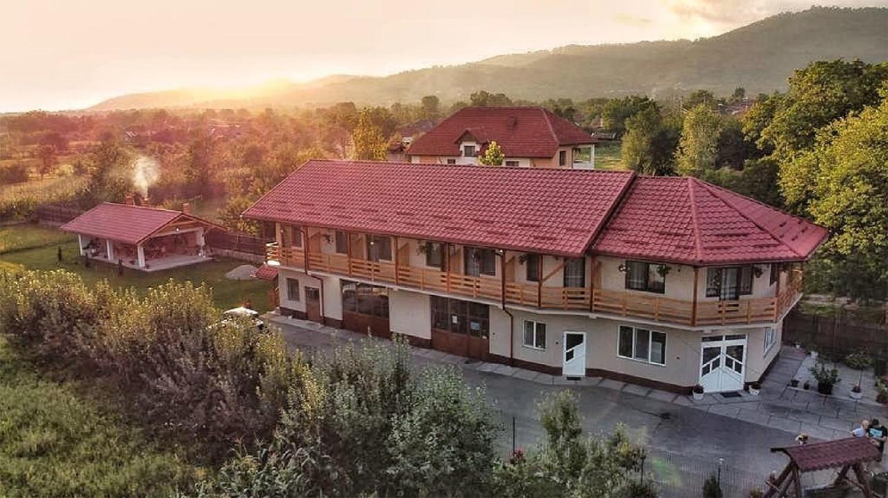 Angela Hotel Polovragi Exterior photo